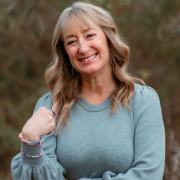 nicole-radlow-gallivantia-travel-headshot